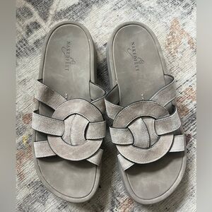 NAKEDFEET Platform Sandals Slides in Greige size 9.5 Runs slightly large nwot